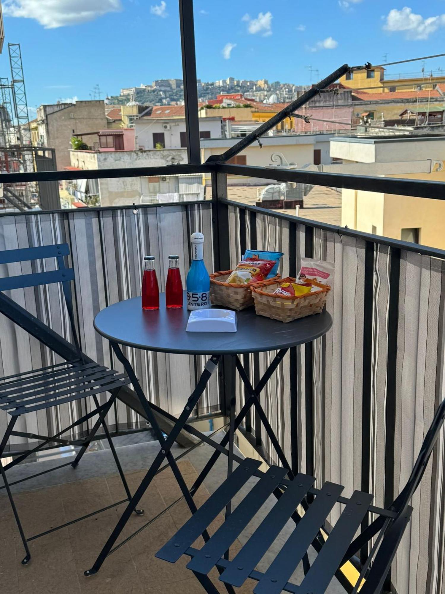B&B Piccololucio2 Napoli Esterno foto